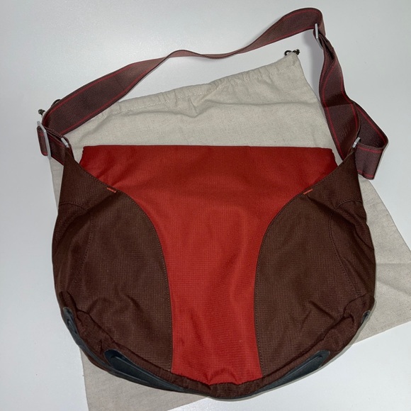 KEEN crossbody men's bag! - Picture 6 of 8